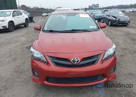2013 Toyota Corolla S Special Edition z USA, uszkodzony, nr VIN 2T1BU4EE8DC066428